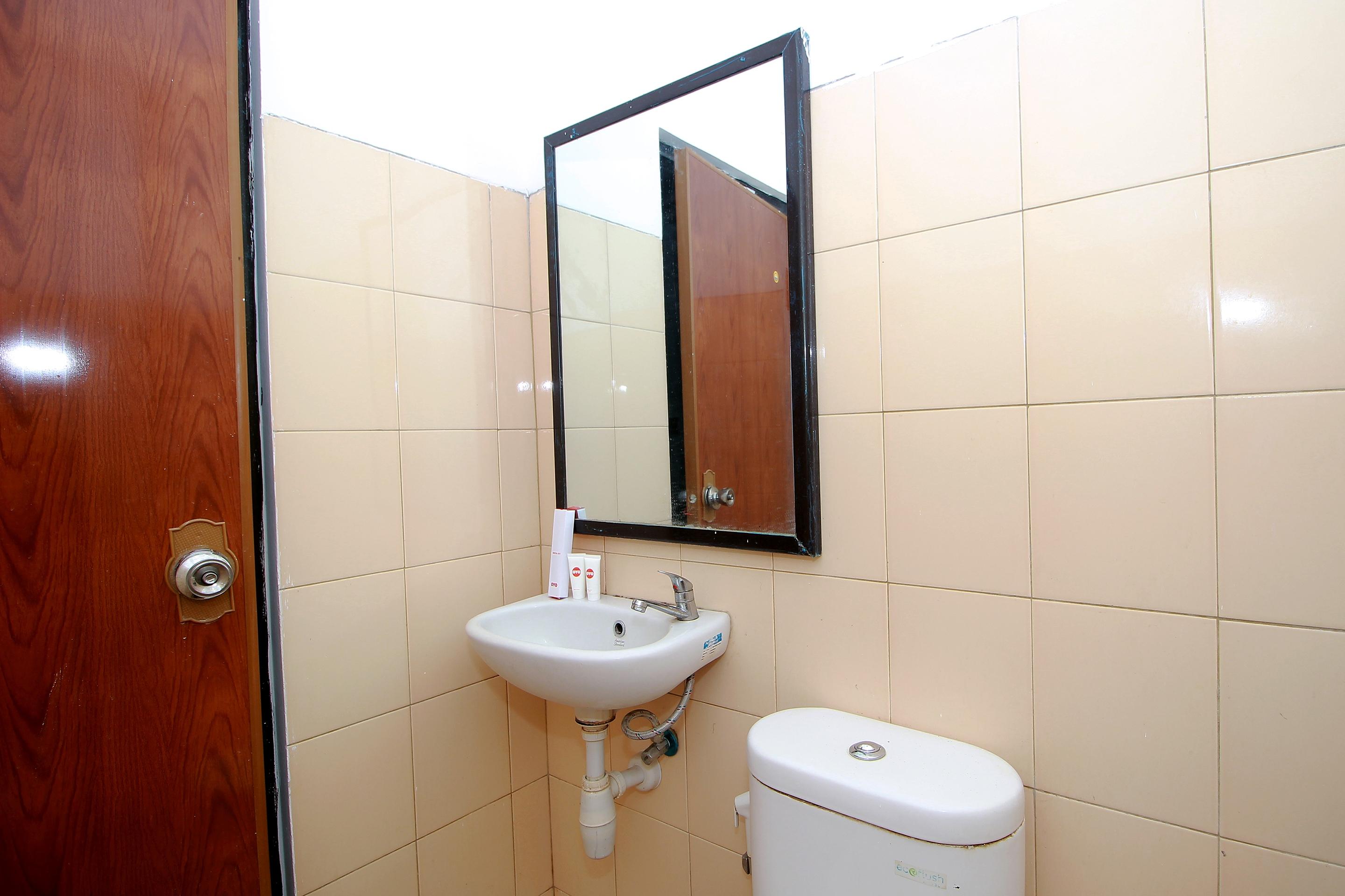 Super Oyo 1678 Jati Exclusive Homestay Bengkulu Exterior photo